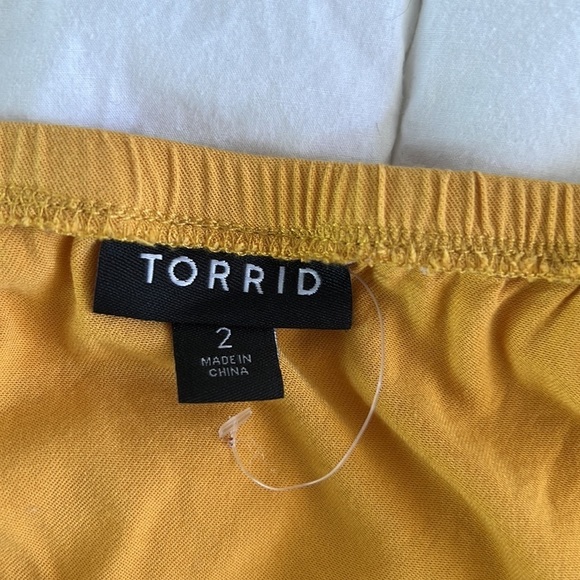 TORRID sz 2 TANK TOP MUSTARD YELLOW SWEETHEART NECKLINE ADJUSTABLE STAPS - Picture 9 of 12